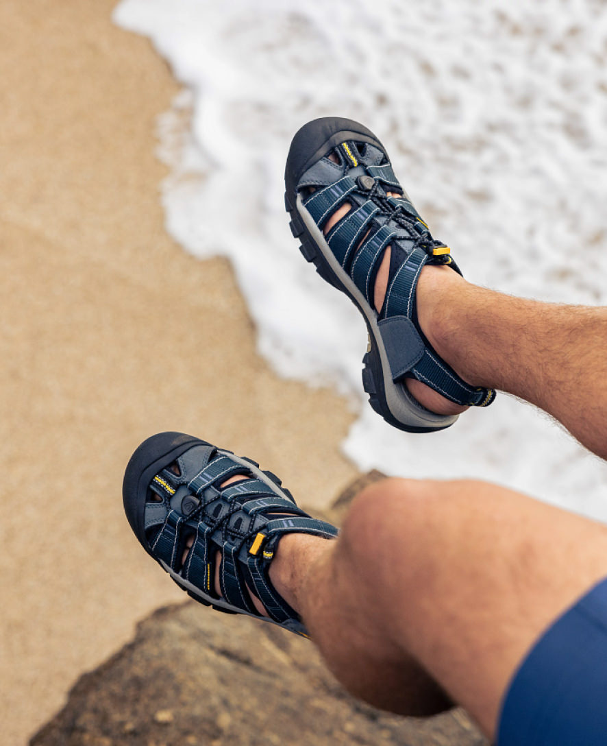https://cdn.shopify.com/s/files/1/0607/3263/7348/files/KPD-1488_SS24_KEEN_1001938_M_NewportH2_Image_Right_56ab9523-c386-4c90-96a5-14da519da89b.jpg?v=1767738484