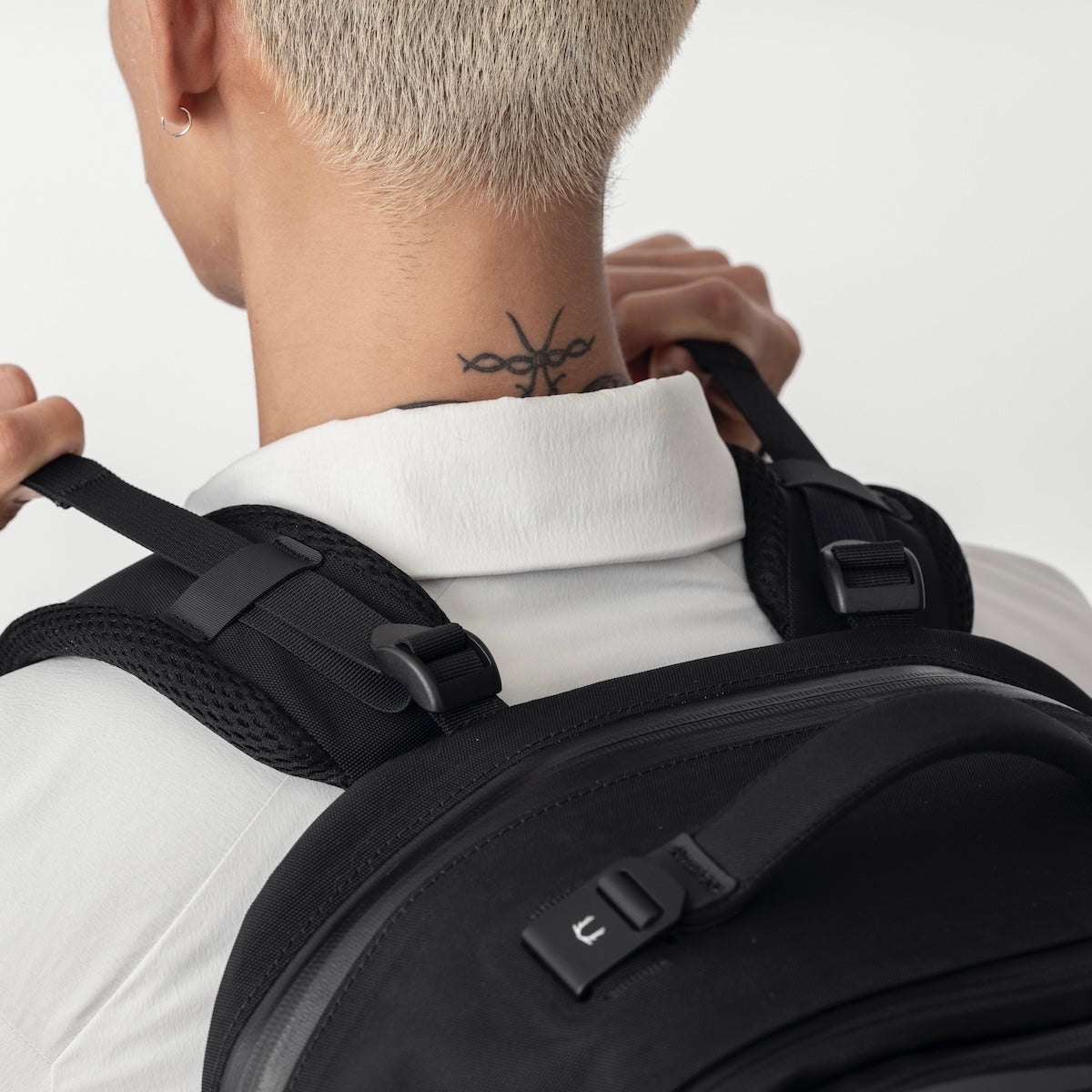 https://cdn.shopify.com/s/files/1/0970/4200/files/backpack-for-men-7024.jpg?v=1765832753