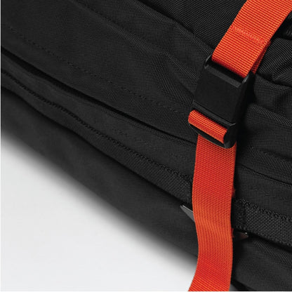 https://cdn.shopify.com/s/files/1/0970/4200/files/best-laptop-backpack-for-men-1006.jpg?v=1720913715