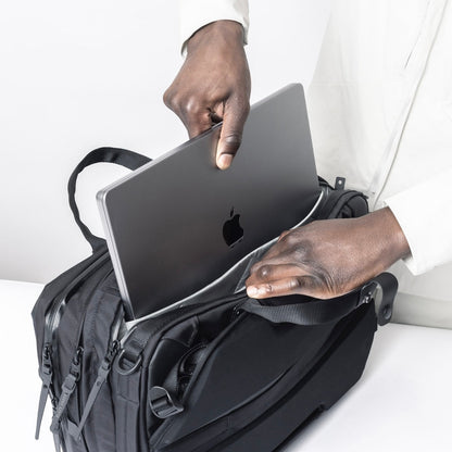 https://cdn.shopify.com/s/files/1/0970/4200/files/best-laptop-backpack-for-men-2017.jpg?v=1740720656