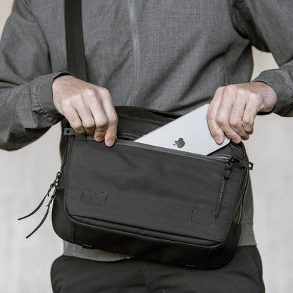 https://cdn.shopify.com/s/files/1/0970/4200/products/sling-bag-for-men_02fba10a-ff7b-4042-ab38-0a32c66f1447.jpg?v=1740115683