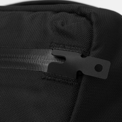 https://cdn.shopify.com/s/files/1/0970/4200/products/sling-bag-for-men_e46b7e9a-ca7f-49f2-a42d-df498177ea53.jpg?v=1740115683